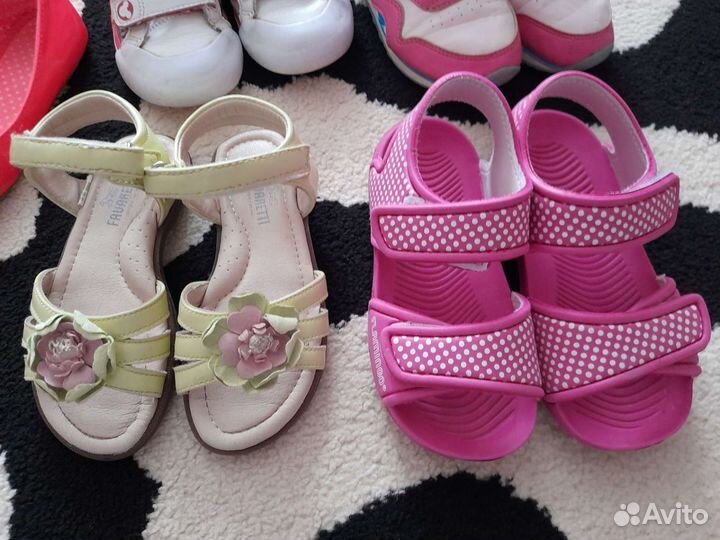 Обувь для девочки сандали,кеды adidas и reebok