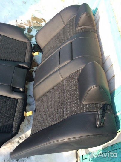 Заднее сиденье заднее Nissan Fuga Y50 VQ25DE 2006