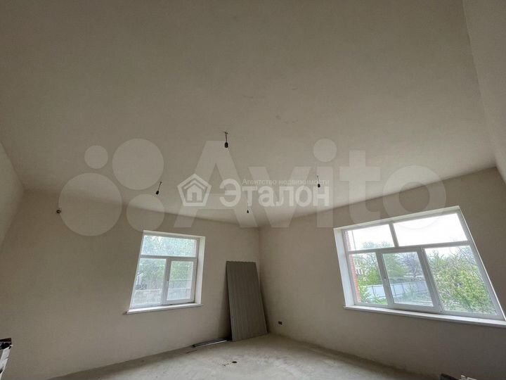 Дом 352,6 м² на участке 5,1 сот.