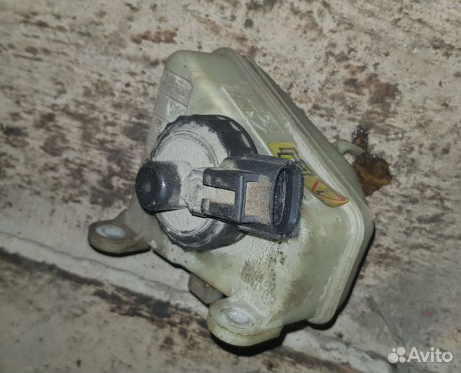 Бачок тормозной жидкости Форд Фокус 1 Focus 1