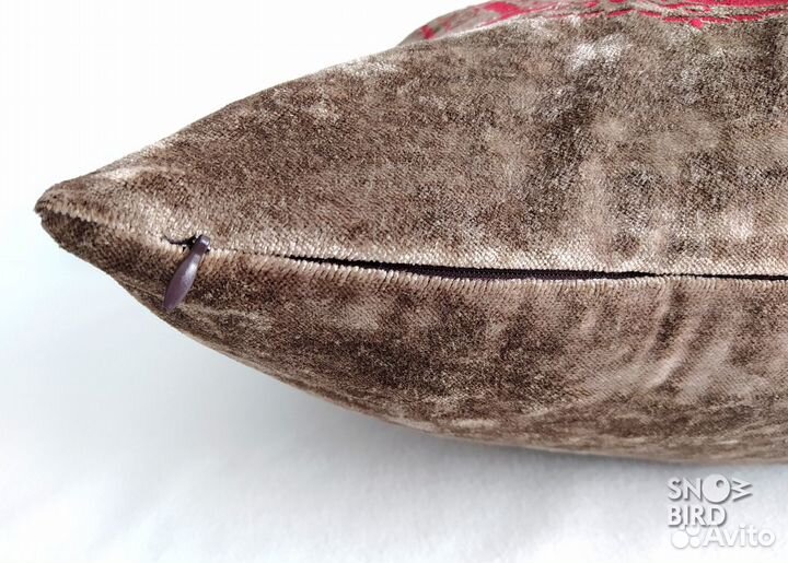 Декоративные чехлы на подушки с вышивкой