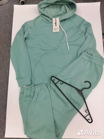 Спортивный костюм женский