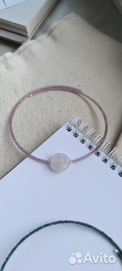 Чокер розовый с розовыми кварцем