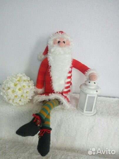 Вязаная игрушка Санта