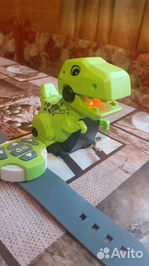 Робот динозавр