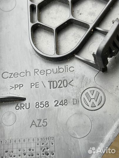 Накладка на торпедо volkswagen polo 5 Прав