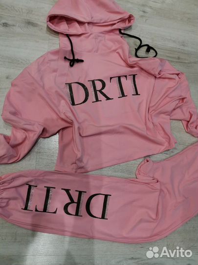 Спортивный костюм новый