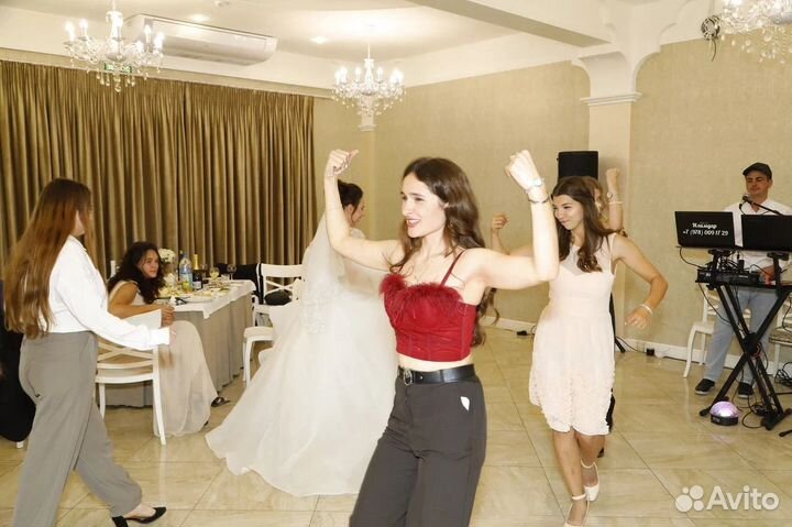 Ведущий на свадьбу