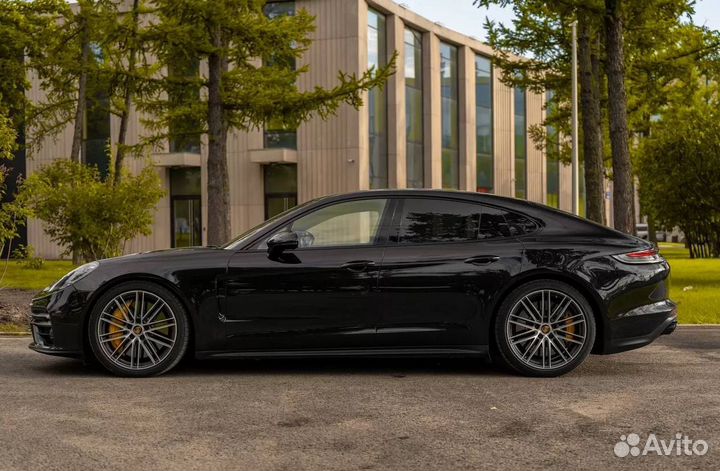 Аренда Porsche Panamera Turbo S