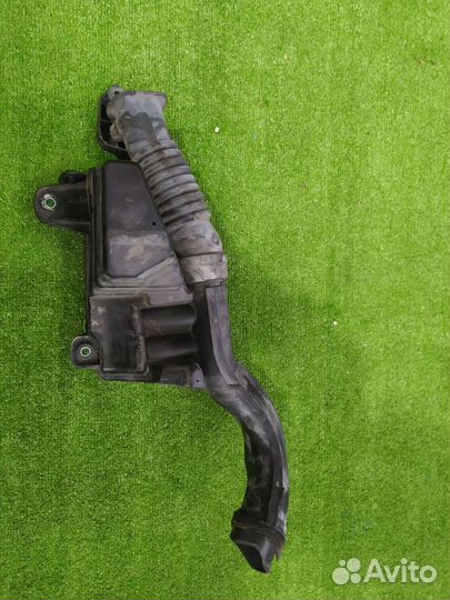 Резонатор воздушного фильтра Lexus Ct200H 2zrfxe