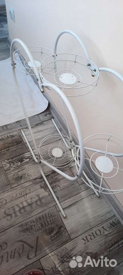 Подставка для цветов напольная металлическая