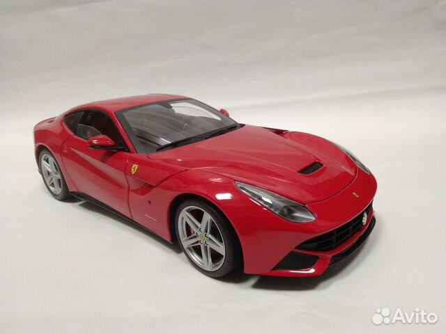1:18 Ferrari F12 (HotWheels Elite)