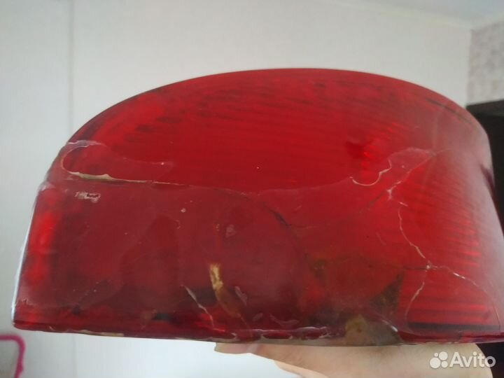 Задний левый фонарь Dodge Stratus