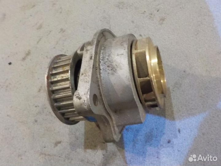 Помпа Volkswagen Polo