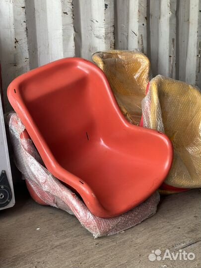 Сидения стеклопластик