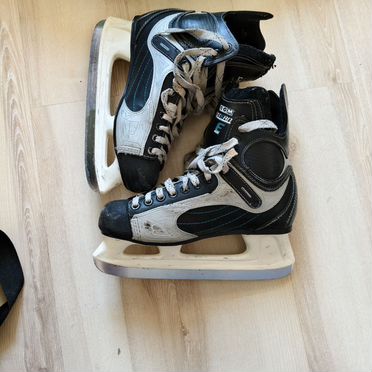 Коньки хоккейные 44 размер ссм