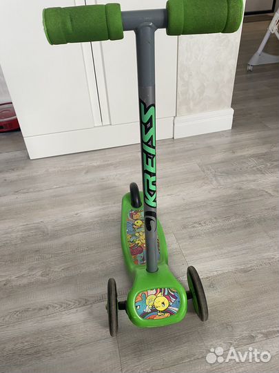 Самокат трехколесный