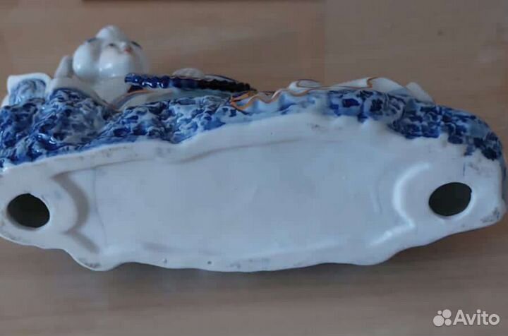 Статуэтка фарфор антиквариат