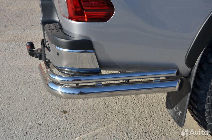 Защита бампера 76/42 мм Toyota Hilux 2015 угловая