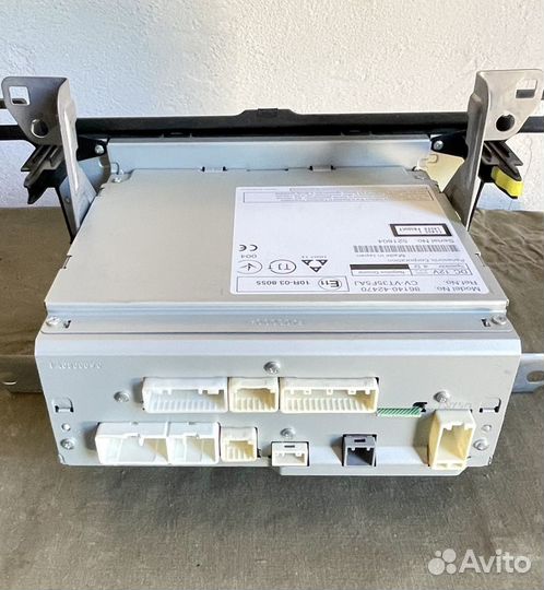 Оригинальнaльная штатная магнитола Toyota RAV4