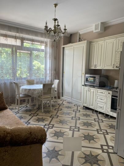 2-к. квартира, 75,2 м², 2/5 эт.