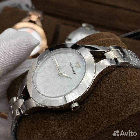 Женские часы Emporio Armani