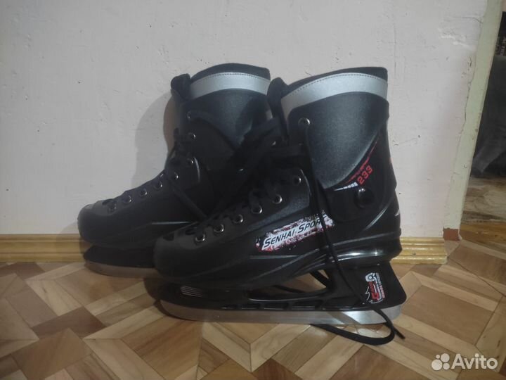 Хоккейные коньки