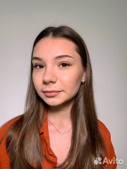 Наращивание ресниц на кресле-реклайнере и брови