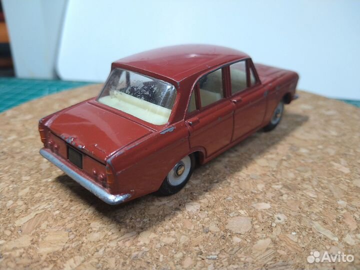 Модель автомобиля Москвич (Динки Тойс )