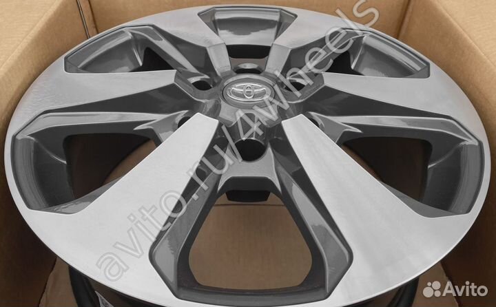 Диски на Тойота Ленд Крузер 300 R18