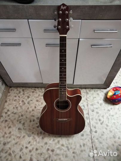 Акустическая гитара