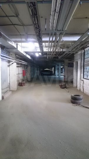 Машиноместо, 18 м²