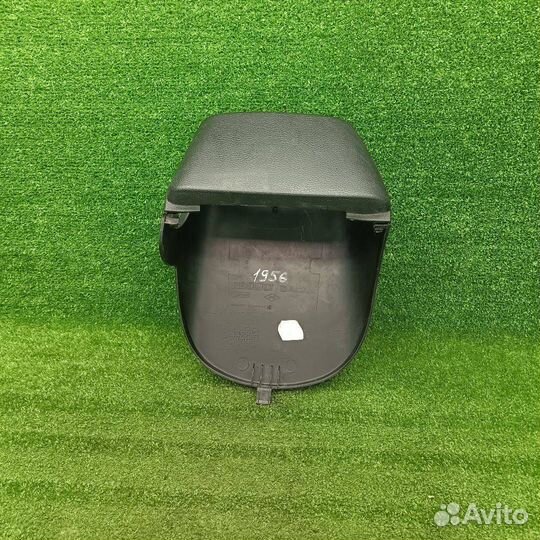 Кожух рулевой колонки Renault Logan 2007