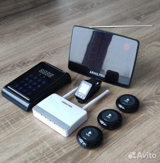 Кнопка вызова персонала, часы, табло, пуль, репите