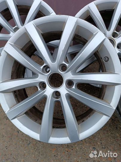 Диски R17 VW Passat B7 Michigan оригинал 5 штук