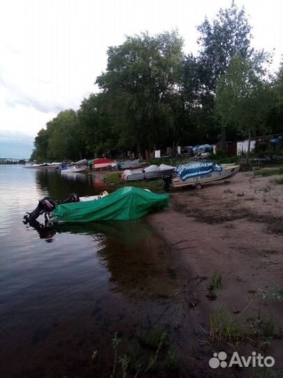 Лодочная станция в Самаре. Стоянка лодок, катеров