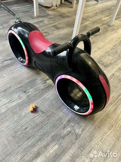 Детский беговел Trolley Tron Bike