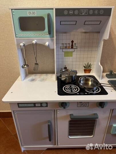 Детская деревянная кухня