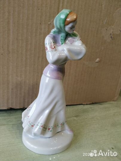 Статуэтка фарфоровая Плясунья Минск