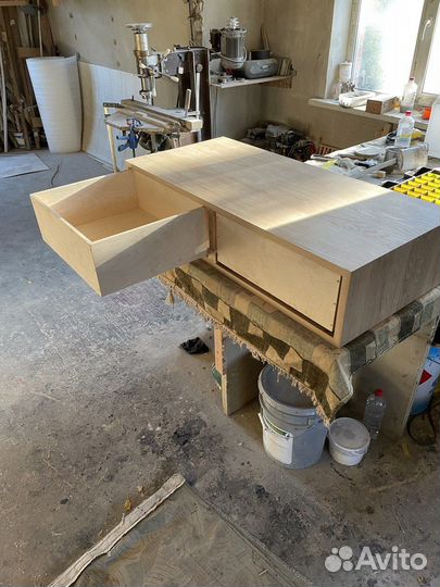 Консоль настенная