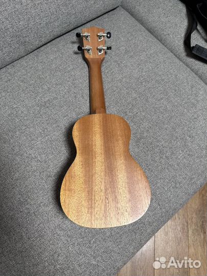 Гитара укулеле UMA с чехлом