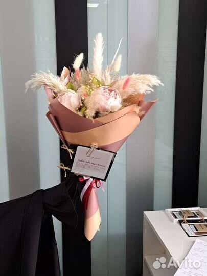 Сухоцветы, букеты из сухоцветов и вазочки разные