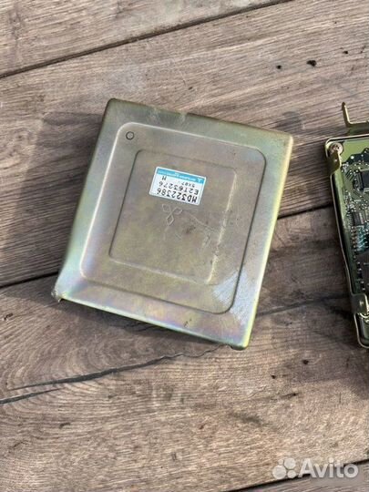 Блок управления двигателем Mitsubishi Carisma 1.6