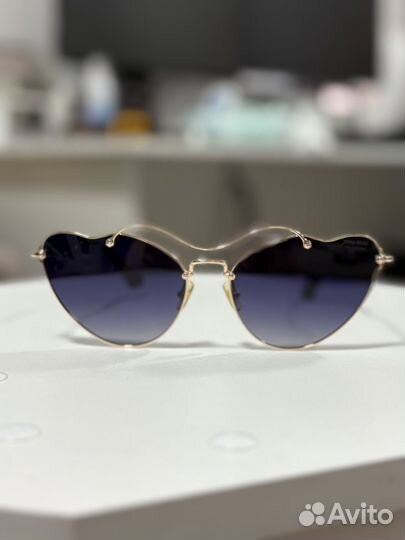 Солнцезащитные очки miu miu