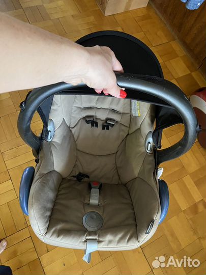 Автолюлька maxi cosi CabrioFix с базой isofix