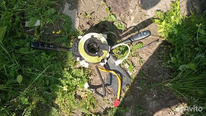 Подрулевой переключатель Mitsubishi Carisma