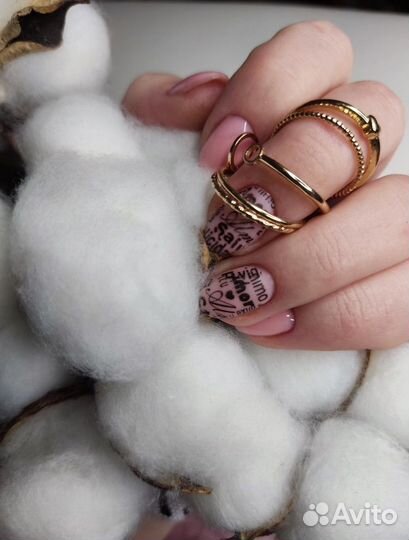 Модель на маникюр и педикюр