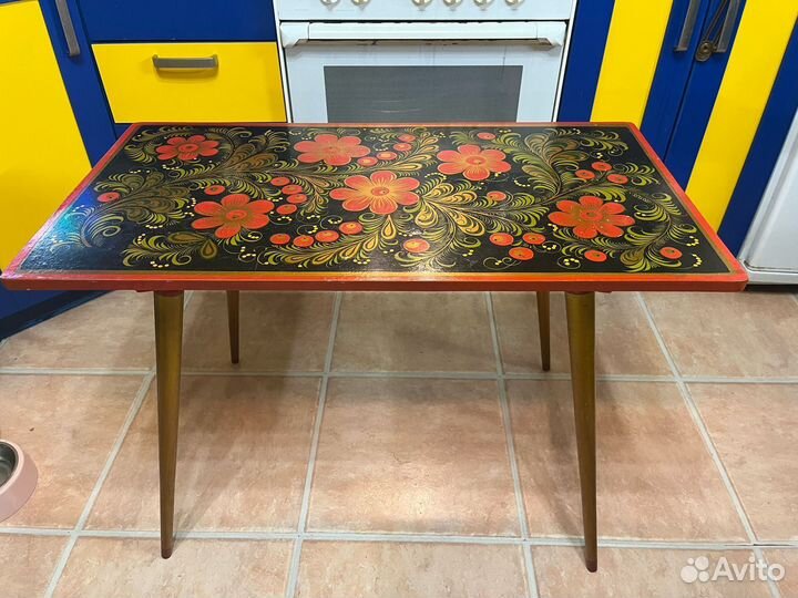 Столик хохлома