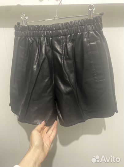 Кожаные шорты