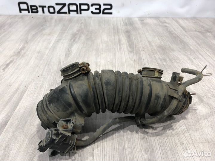 Патрубок воздушного фильтра Toyota Camry XV40 2007